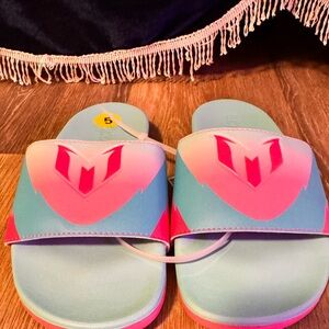 Adidas Messi slides